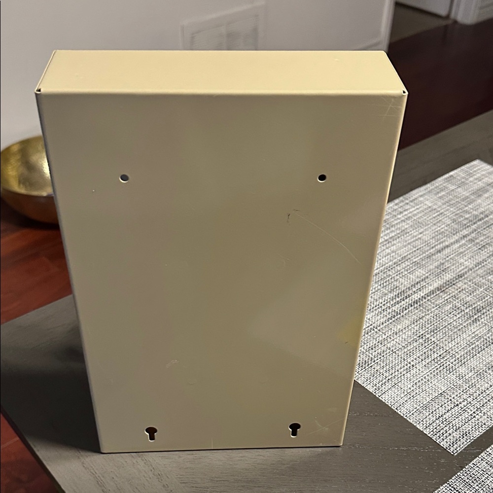 Metal Lockbox with Key - Picture 5 of 10